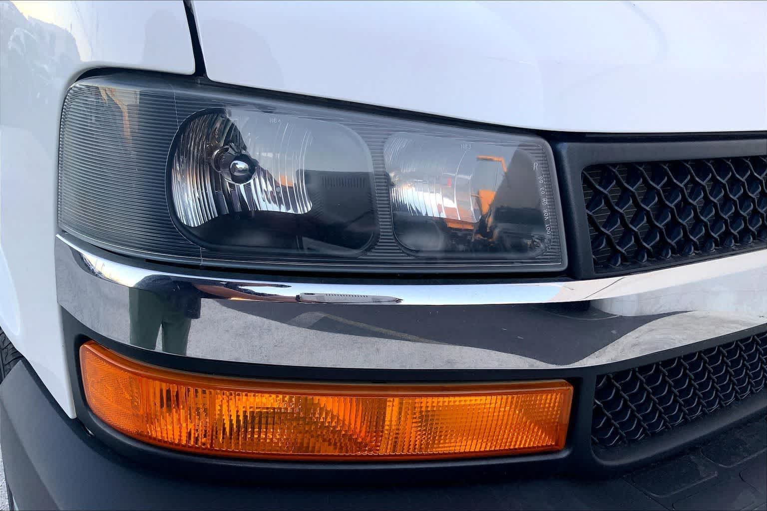 Thumbnail: 2020 Chevrolet Express - 32