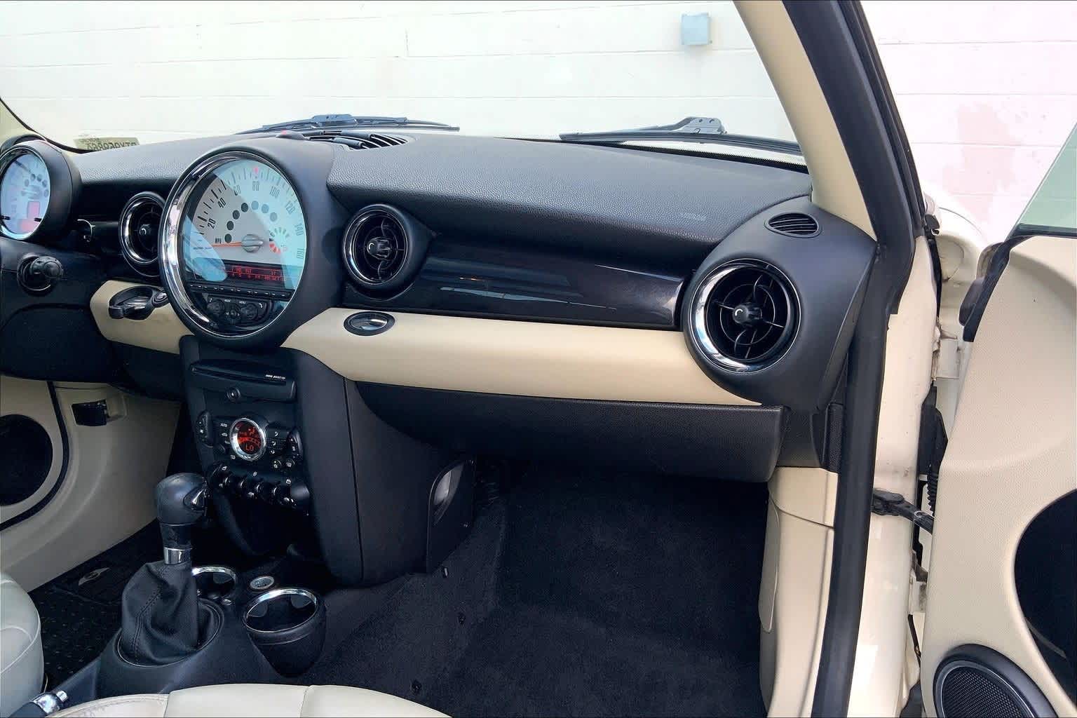 Thumbnail: 2011 MINI Cooper - 21