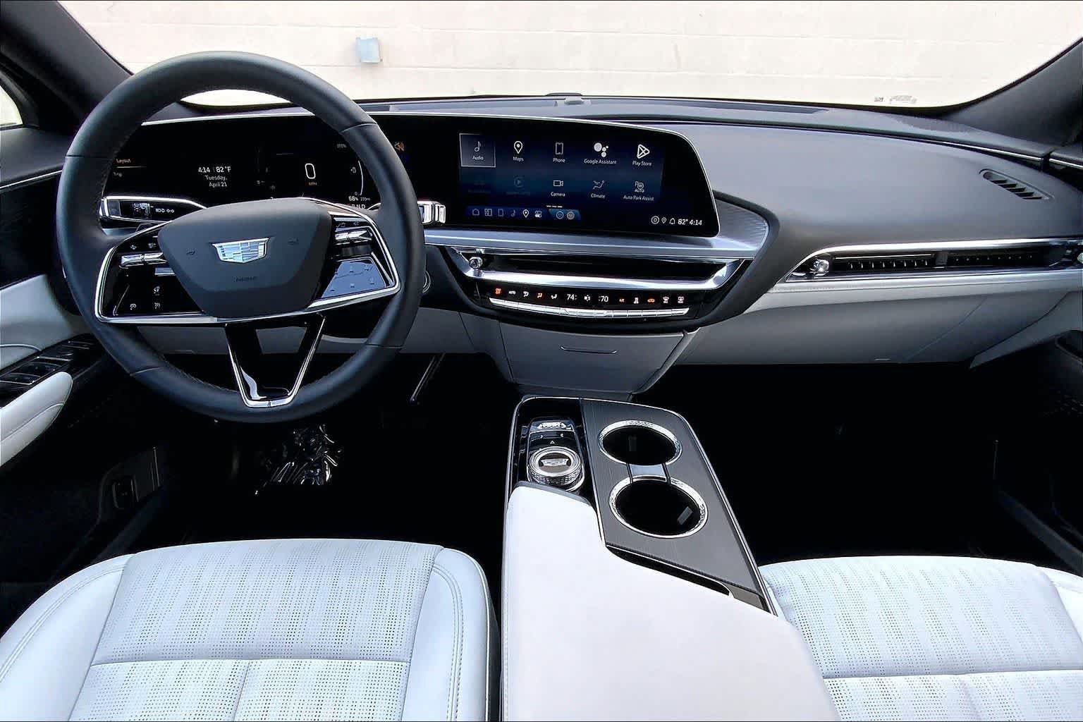 Thumbnail: 2024 Cadillac Lyriq - 11