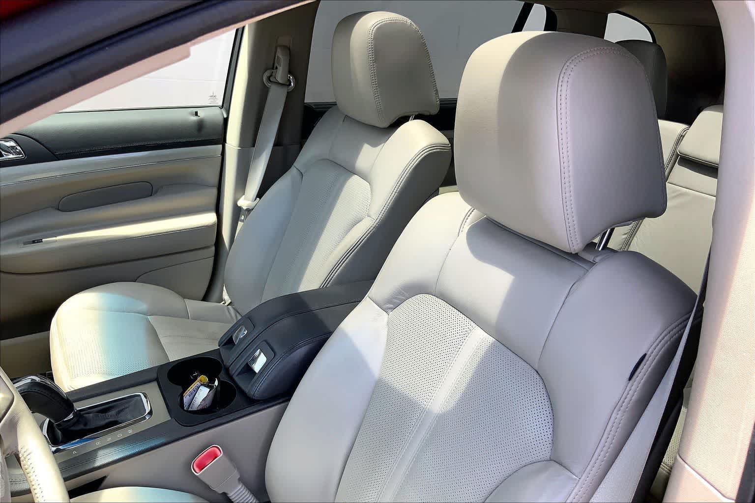 Thumbnail: 2010 Lincoln MKT - 12