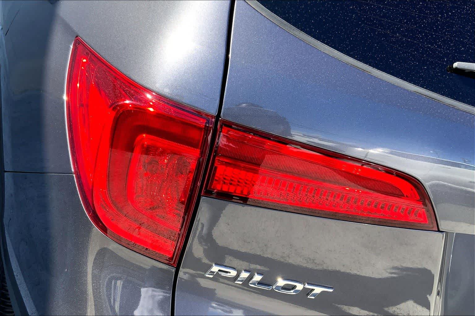 Thumbnail: 2018 Honda Pilot - 30