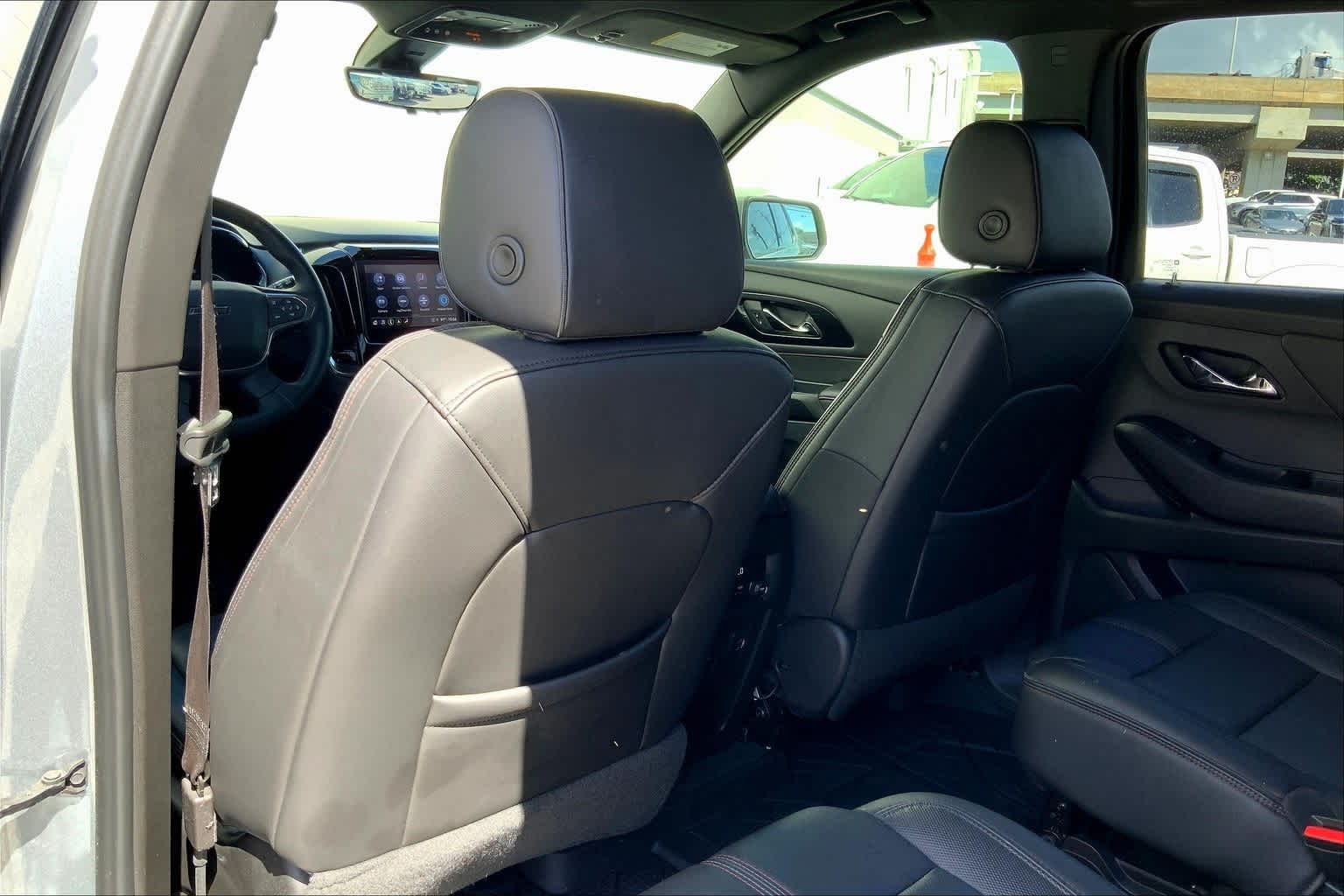 Thumbnail: 2023 Chevrolet Traverse - 12