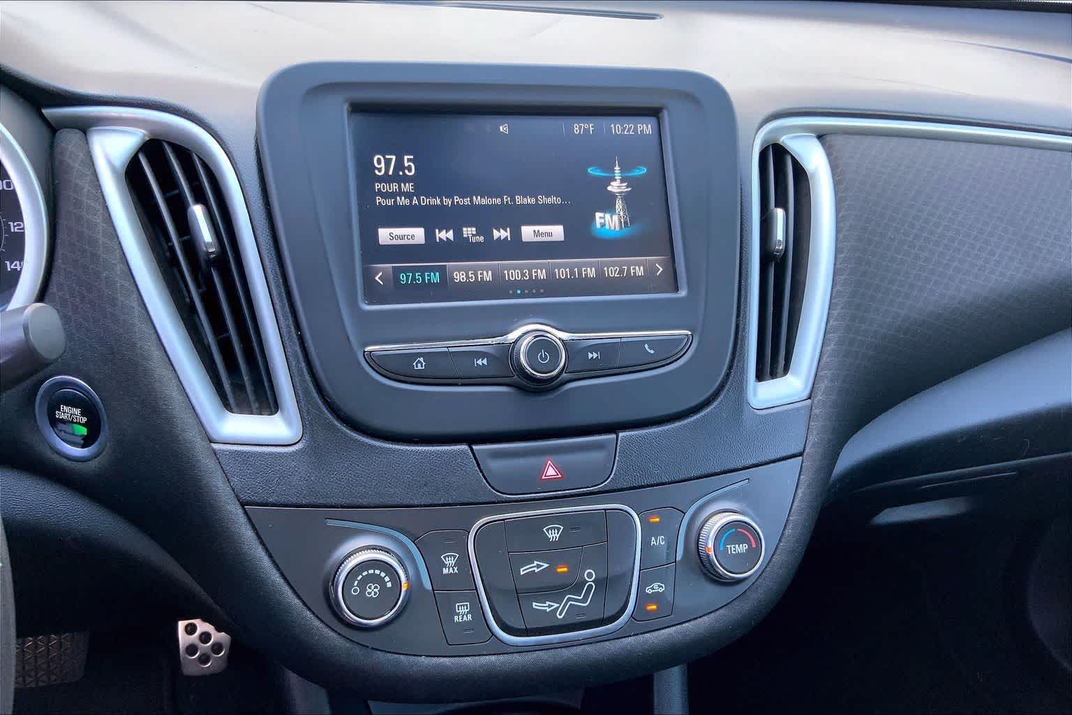 Thumbnail: 2016 Chevrolet Malibu - 34