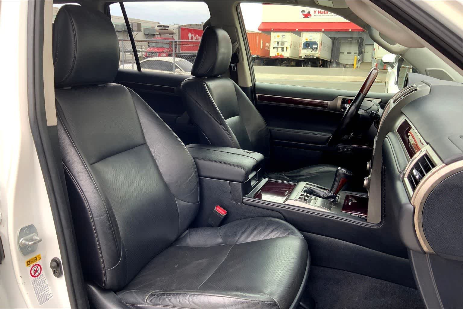 Thumbnail: 2017 Lexus GX - 14