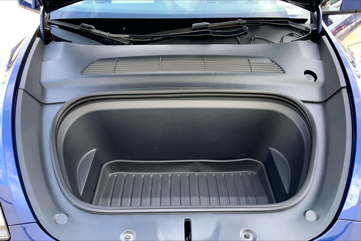 Thumbnail: 2023 Tesla Model Y - 10