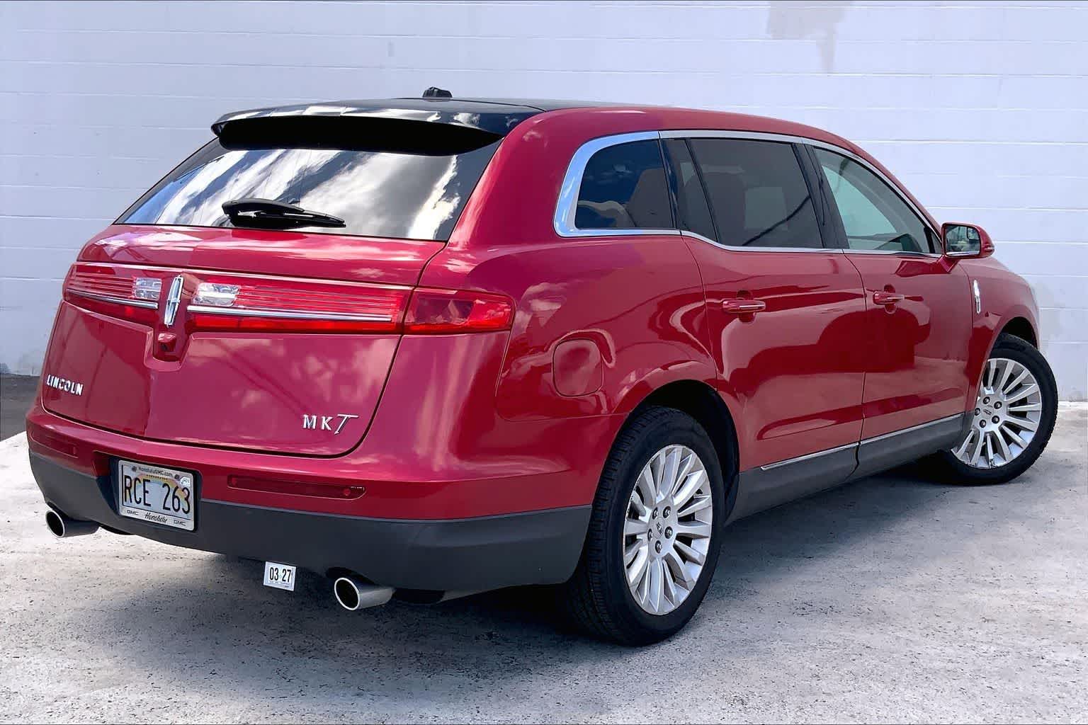 Thumbnail: 2010 Lincoln MKT - 22