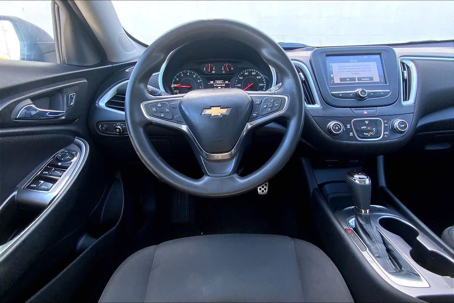 Thumbnail: 2016 Chevrolet Malibu - 14