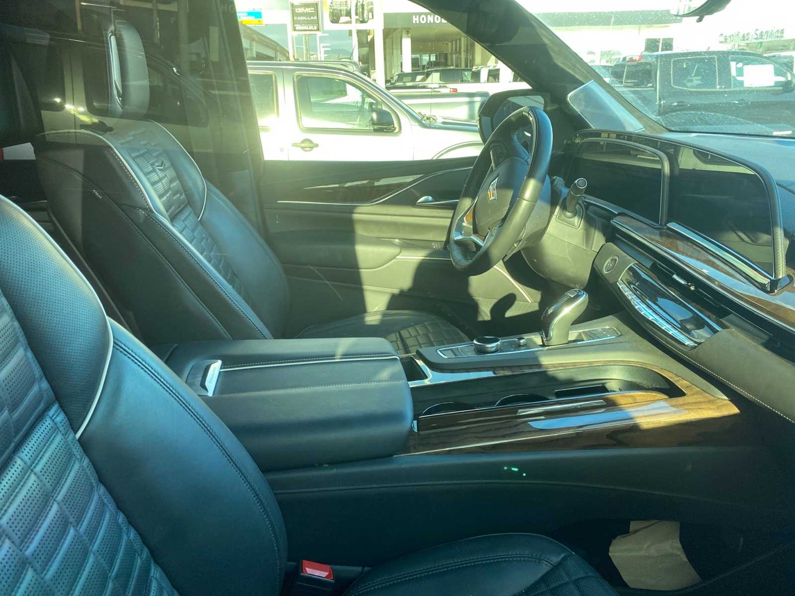 2023 Cadillac Escalade ESV Sport Platinum 4