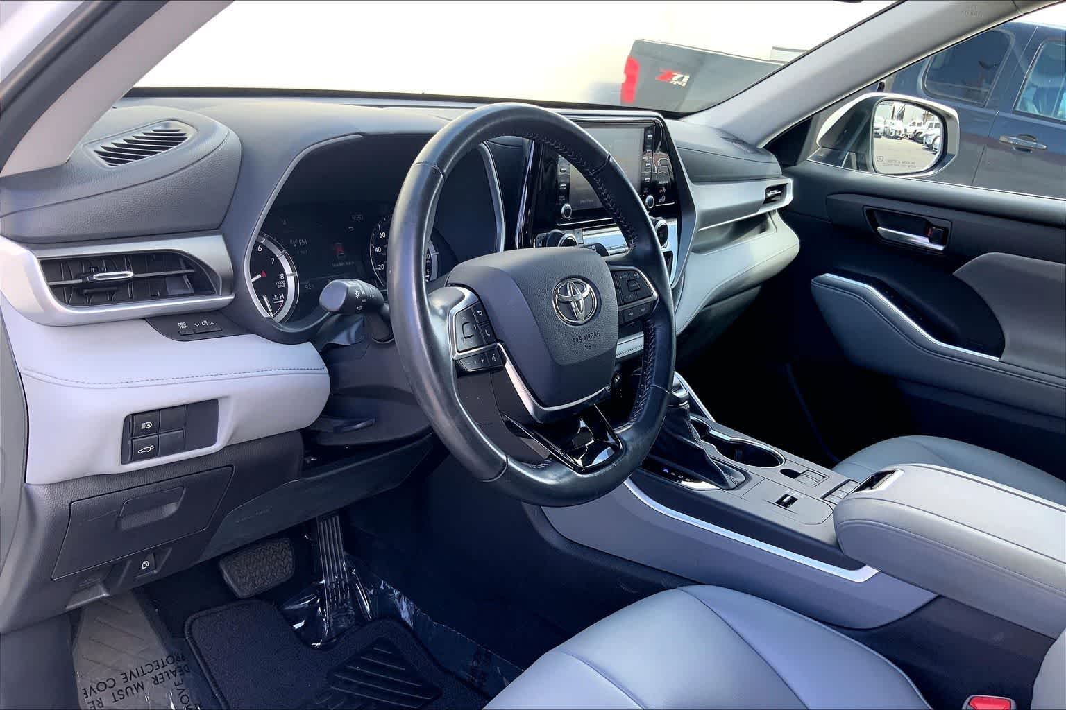 Thumbnail: 2021 Toyota Highlander - 2