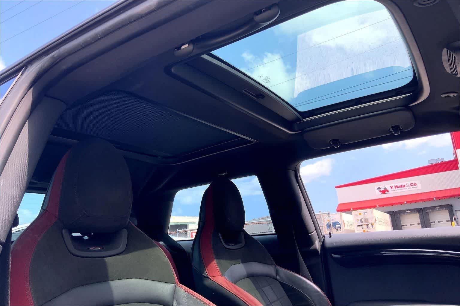 Thumbnail: 2015 MINI Cooper Hardtop - 29
