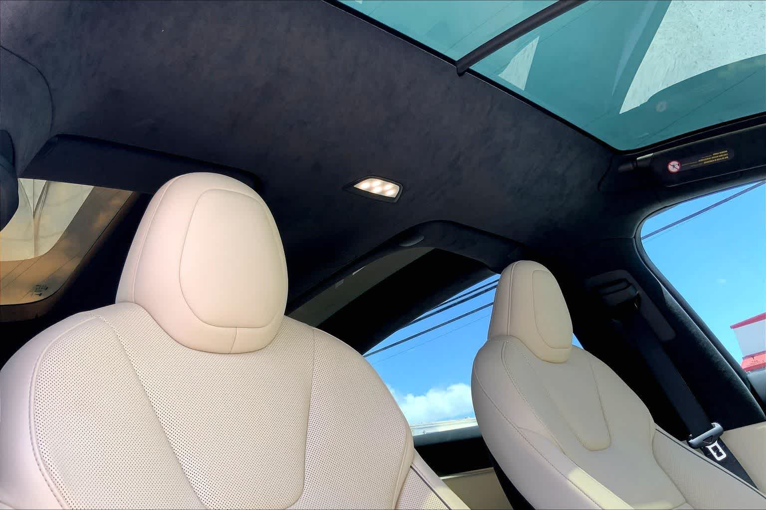 Thumbnail: 2022 Tesla Model X - 31