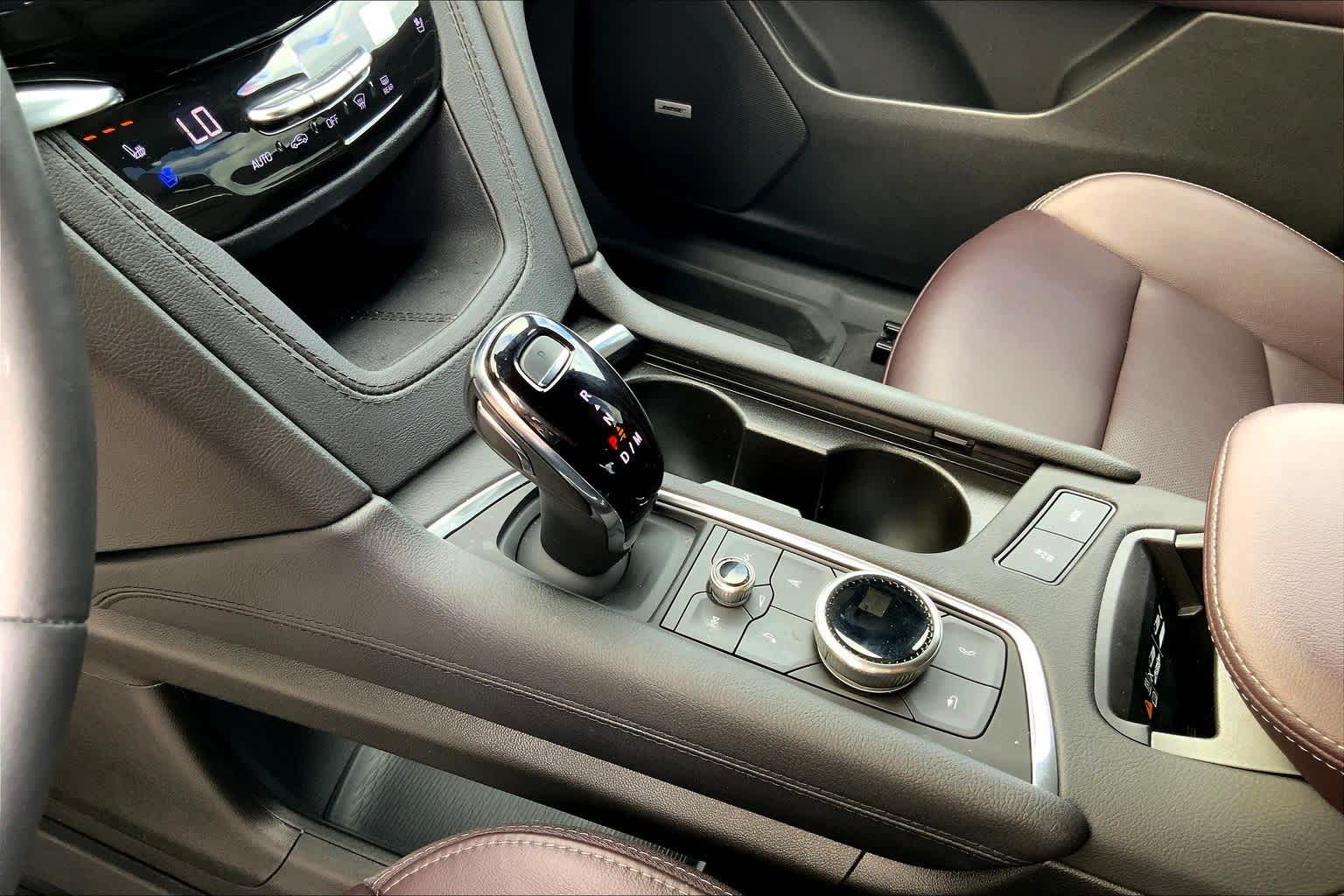 Thumbnail: 2023 Cadillac XT6 - 17