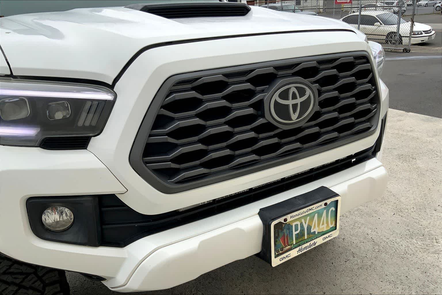 Thumbnail: 2017 Toyota Tacoma - 33