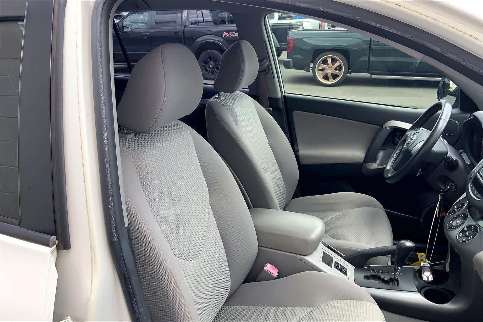 Thumbnail: 2006 Toyota RAV4 - 13