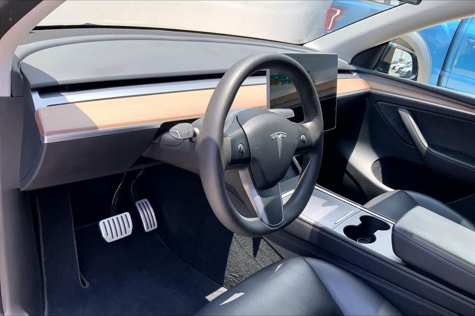Thumbnail: 2023 Tesla Model Y - 3