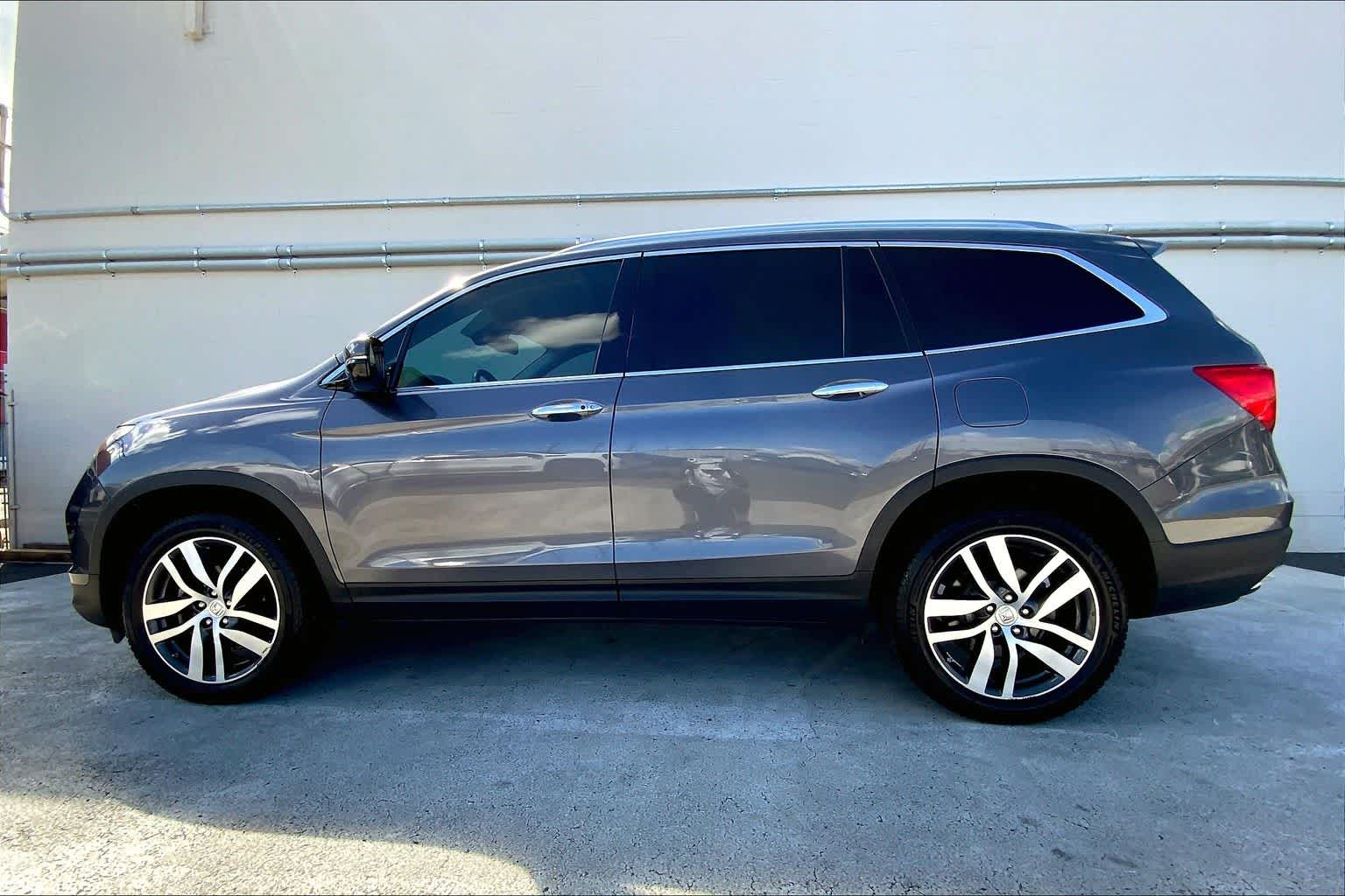 Thumbnail: 2018 Honda Pilot - 4