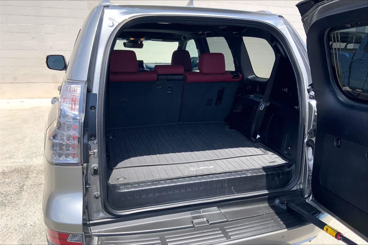 Thumbnail: 2023 Lexus GX - 19