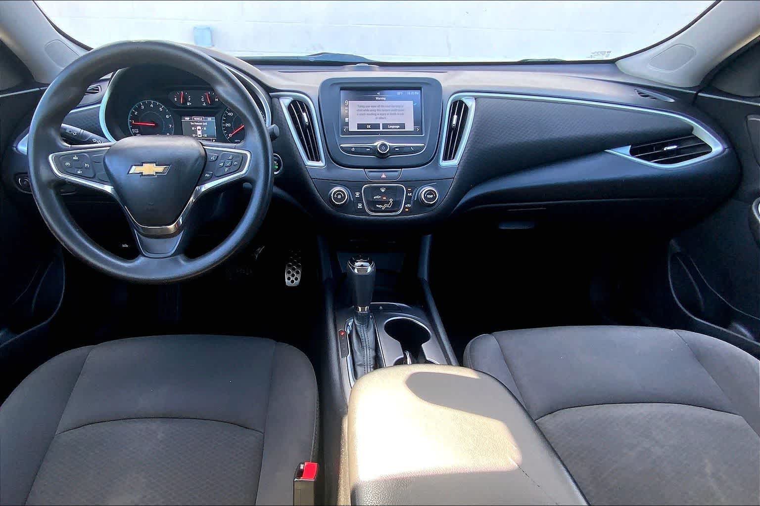 Thumbnail: 2016 Chevrolet Malibu - 10