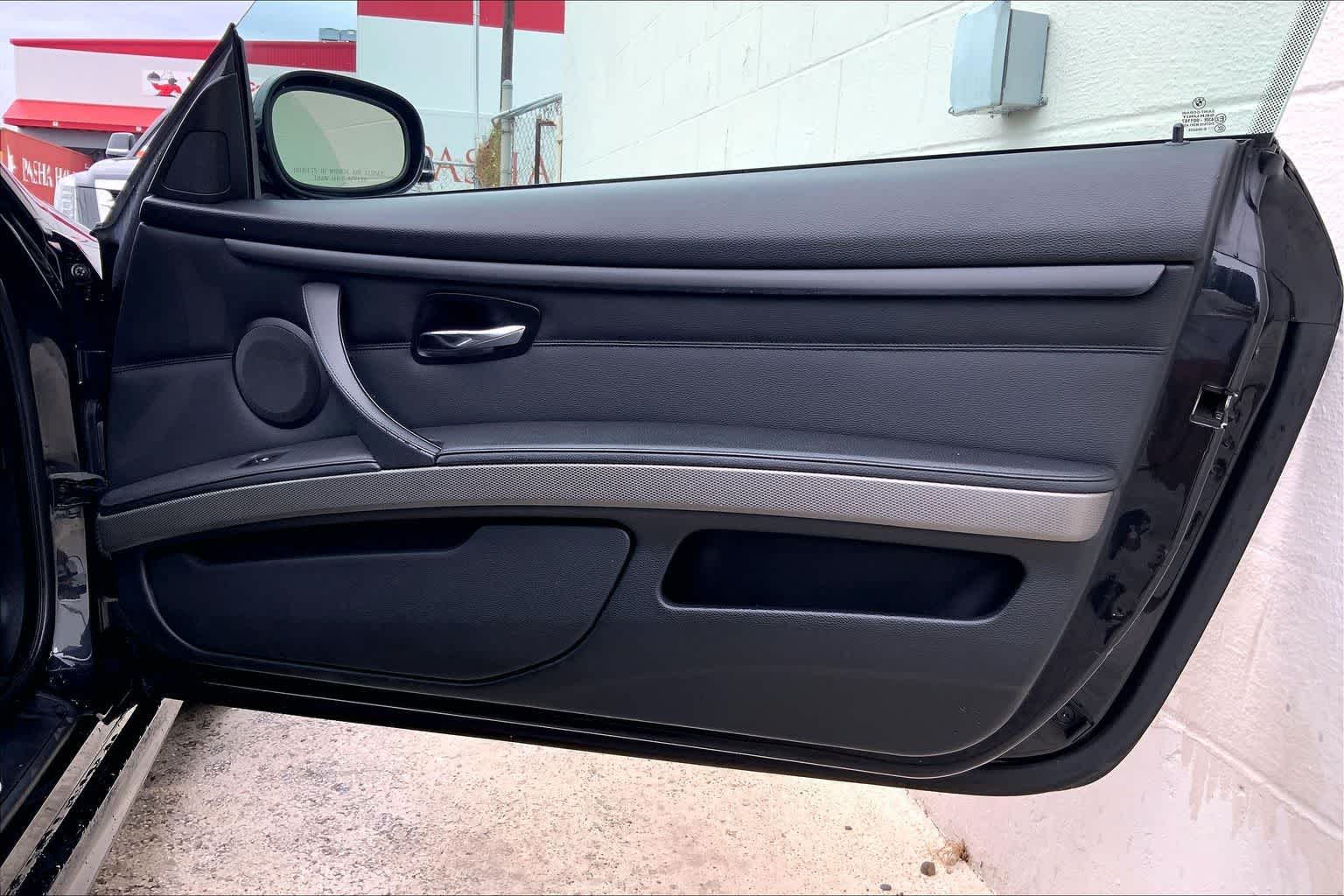 Thumbnail: 2011 BMW 3 Series - 26