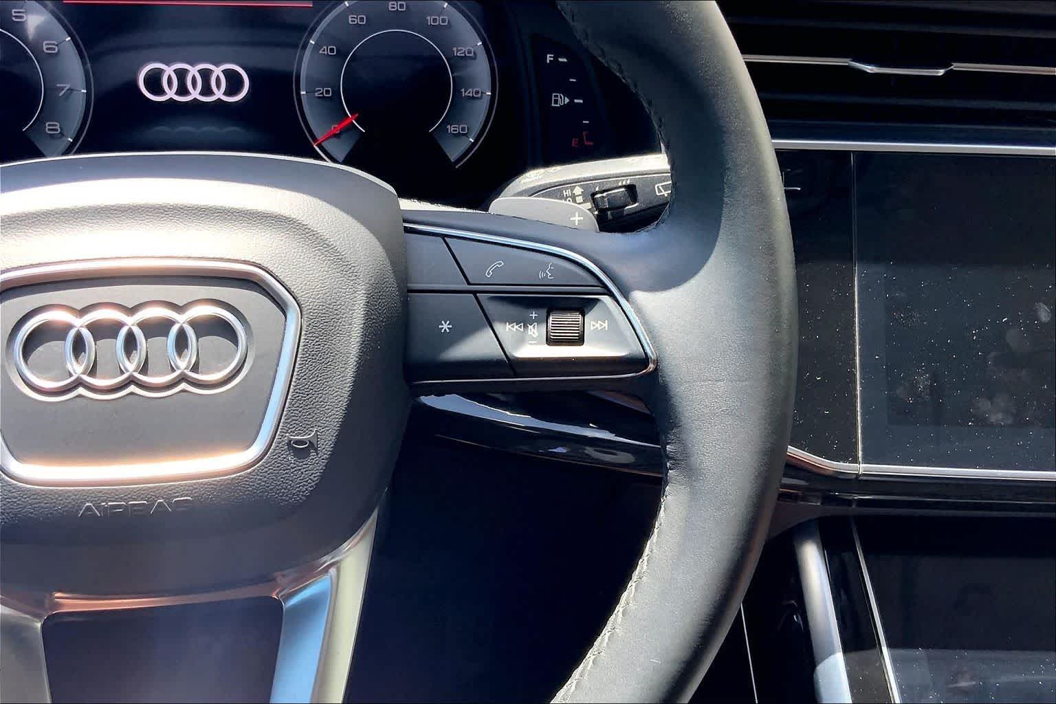 Thumbnail: 2022 Audi Q7 - 25