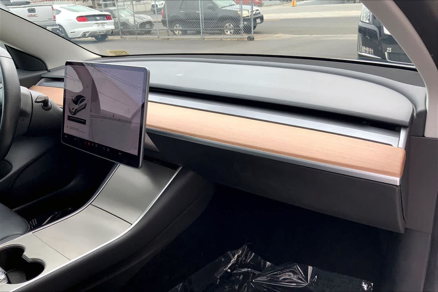 Thumbnail: 2019 Tesla Model 3 - 23
