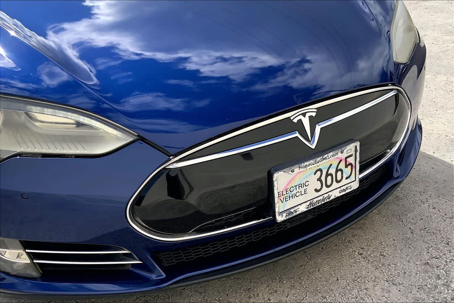 Thumbnail: 2015 Tesla Model S - 34