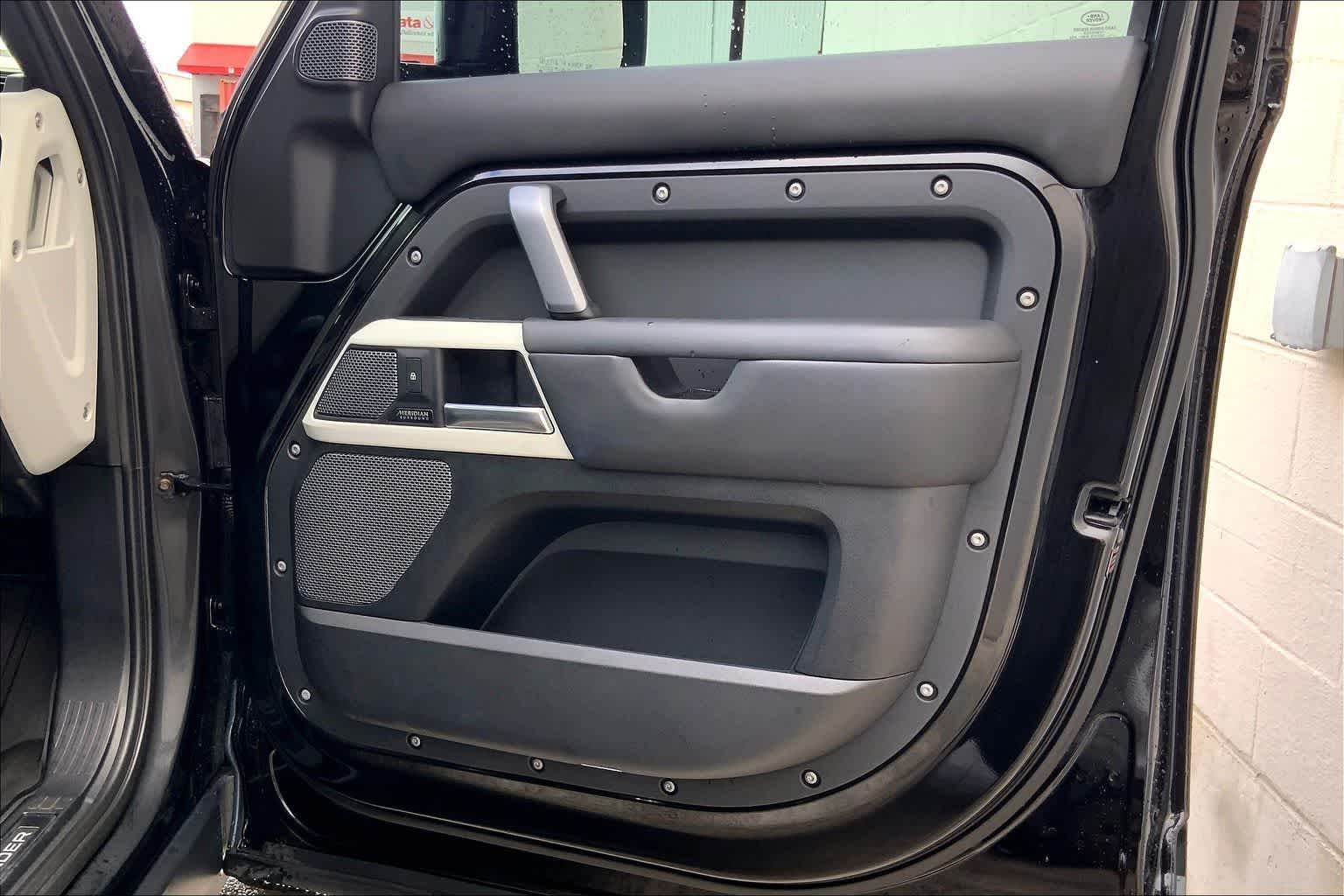 Thumbnail: 2022 Land Rover Defender - 28