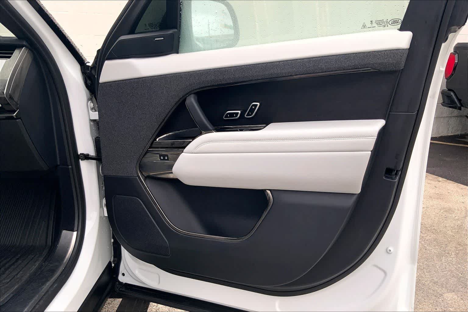 Thumbnail: 2023 Land Rover Range Rover Sport - 27