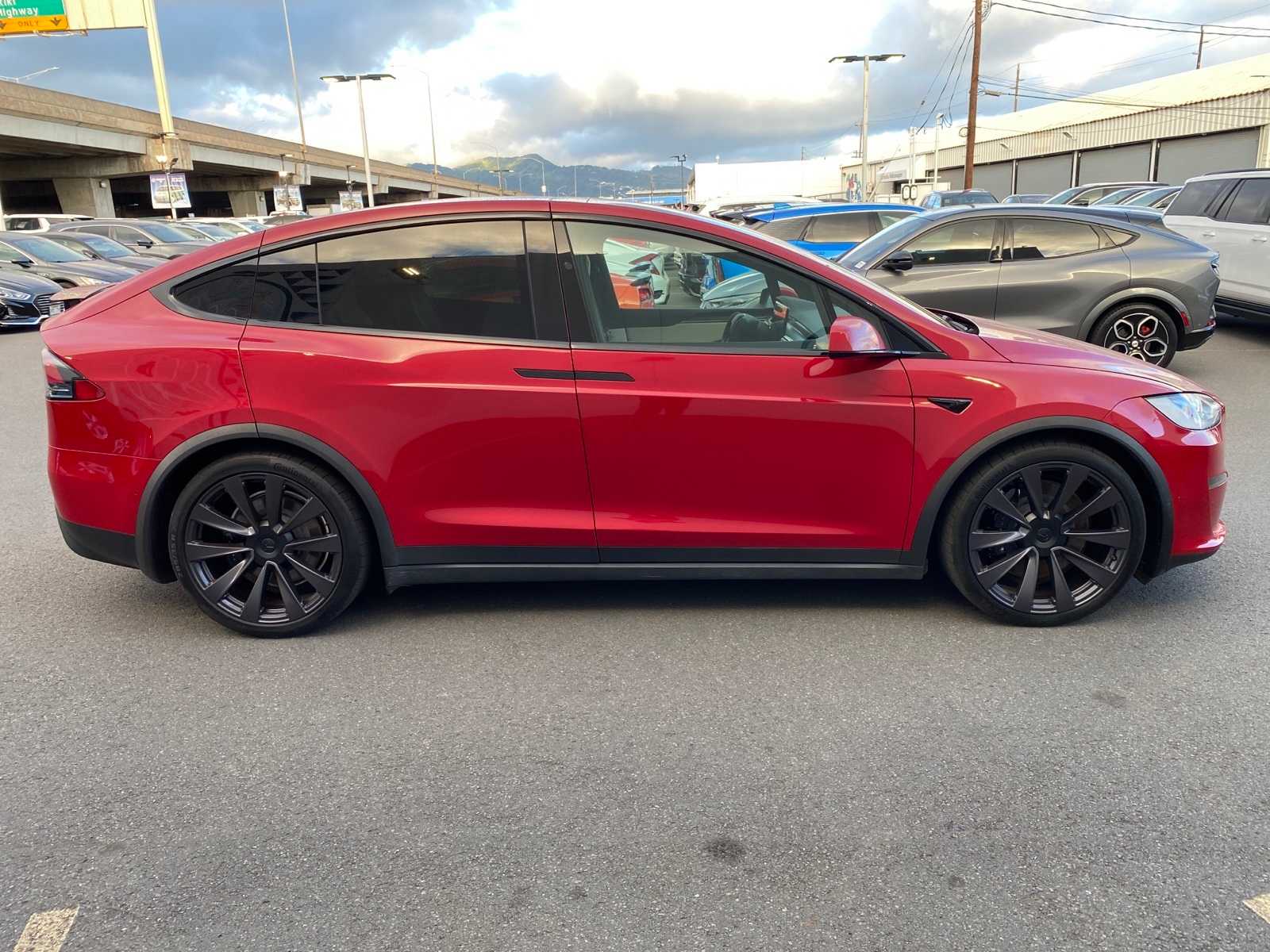 Thumbnail: 2022 Tesla Model X - 4