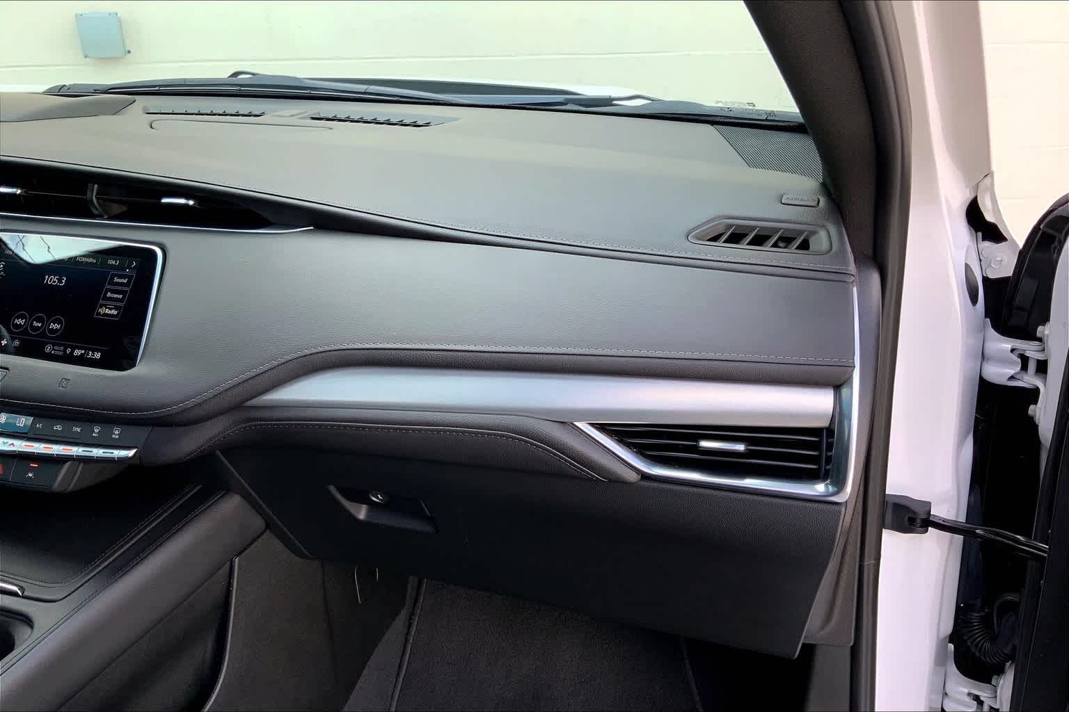 Thumbnail: 2021 Cadillac XT4 - 23