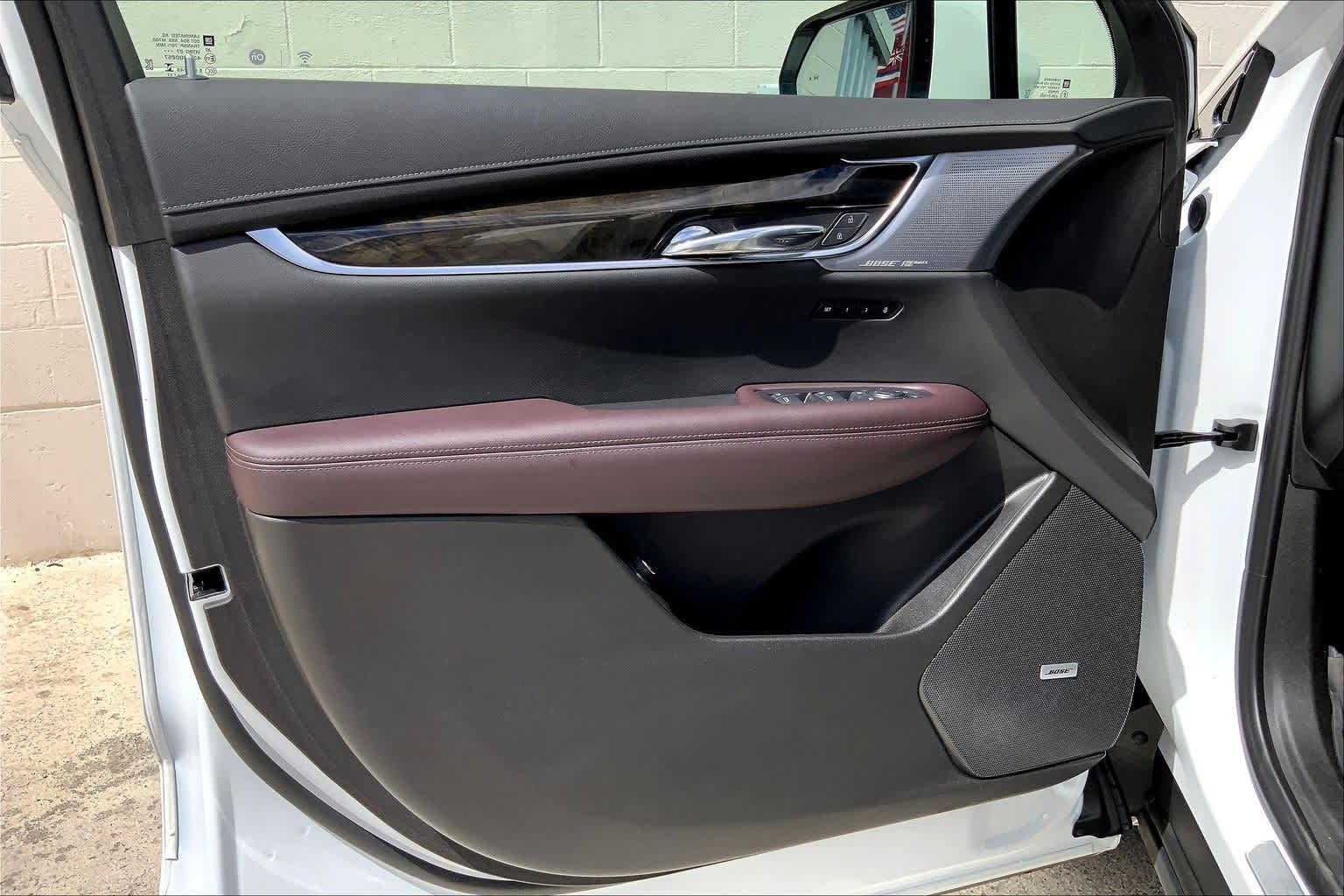 Thumbnail: 2023 Cadillac XT6 - 28