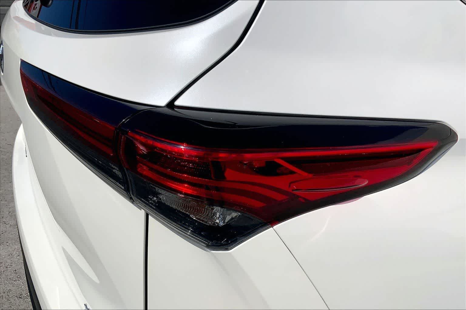 Thumbnail: 2021 Toyota Highlander - 32