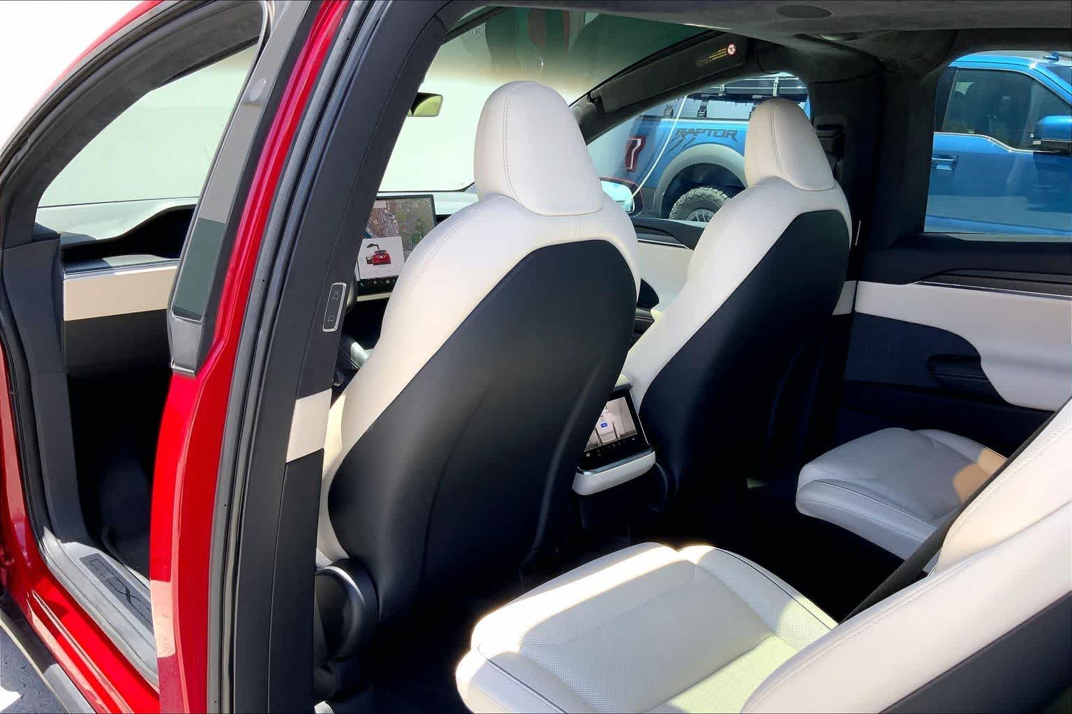 Thumbnail: 2022 Tesla Model X - 13