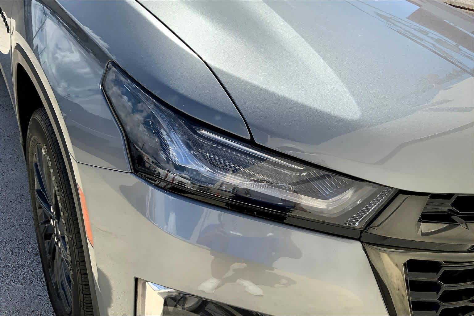 Thumbnail: 2023 Chevrolet Traverse - 30