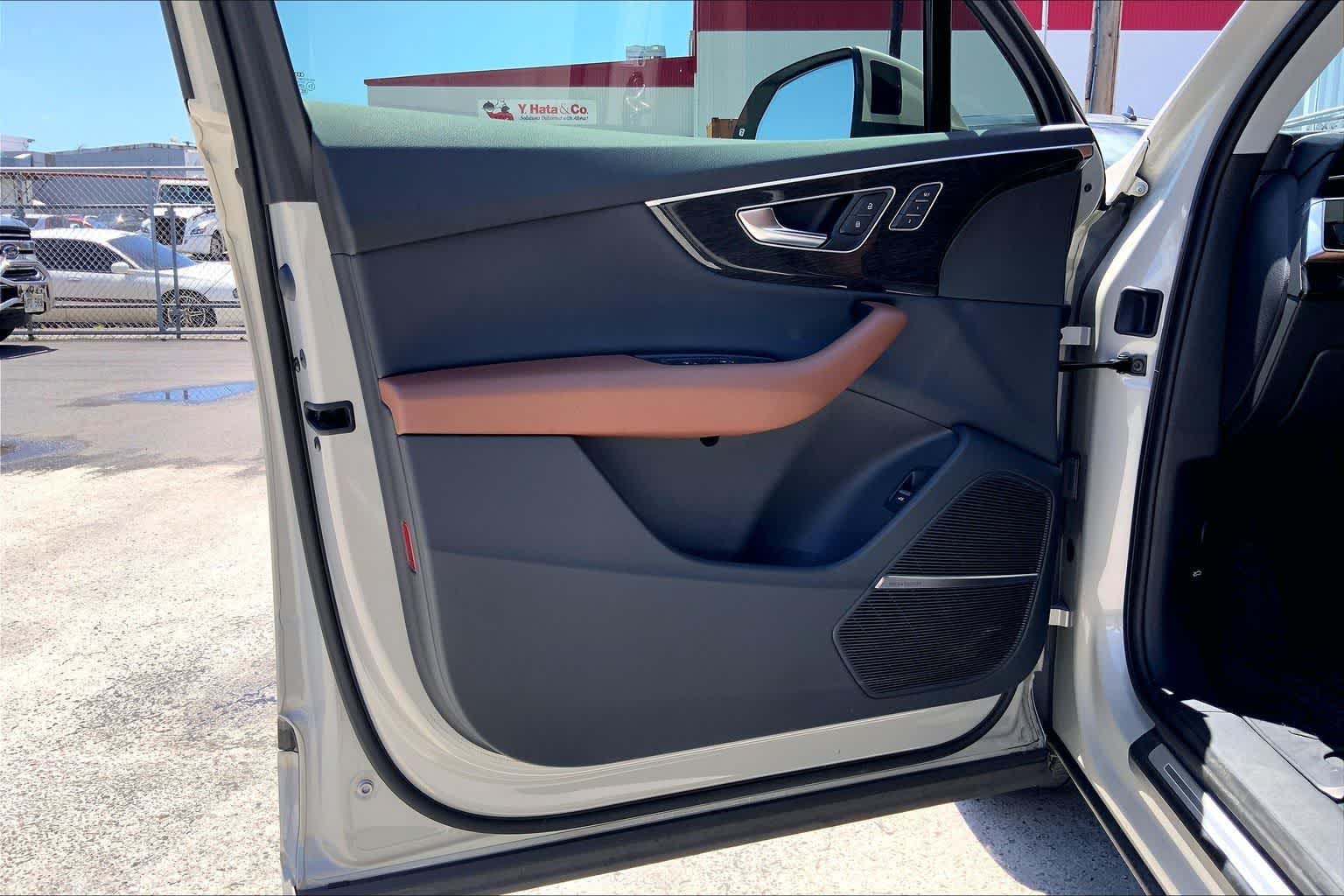 Thumbnail: 2022 Audi Q7 - 27