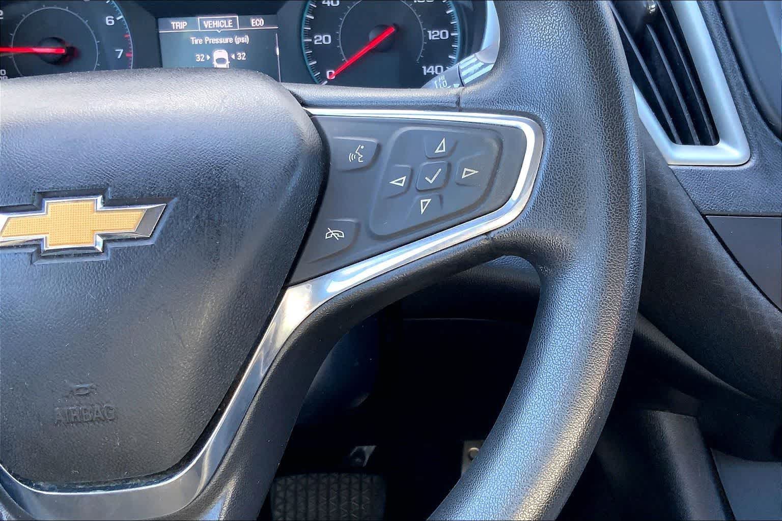 Thumbnail: 2016 Chevrolet Malibu - 25
