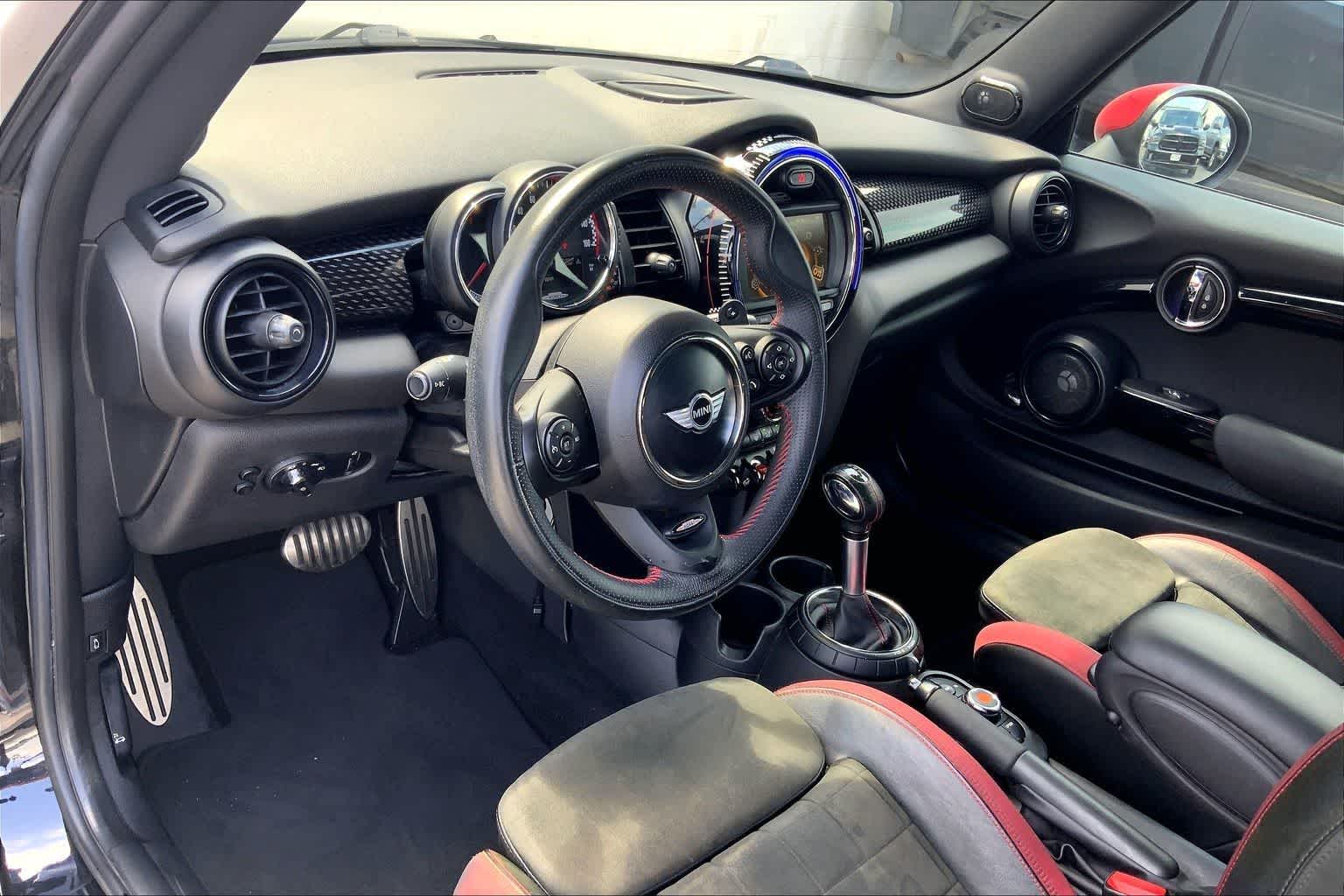 Thumbnail: 2015 MINI Cooper Hardtop - 2
