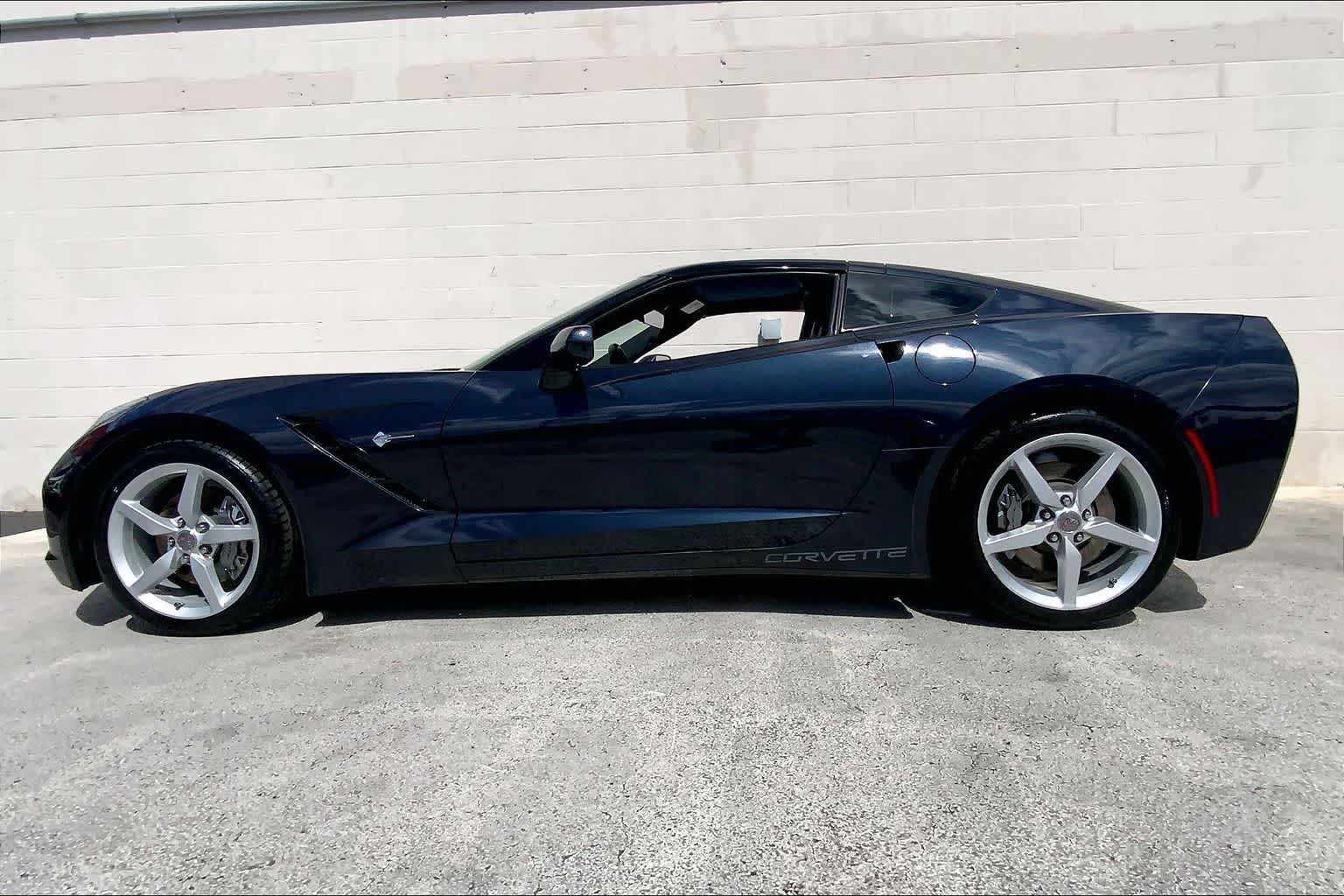 Thumbnail: 2015 Chevrolet Corvette - 3