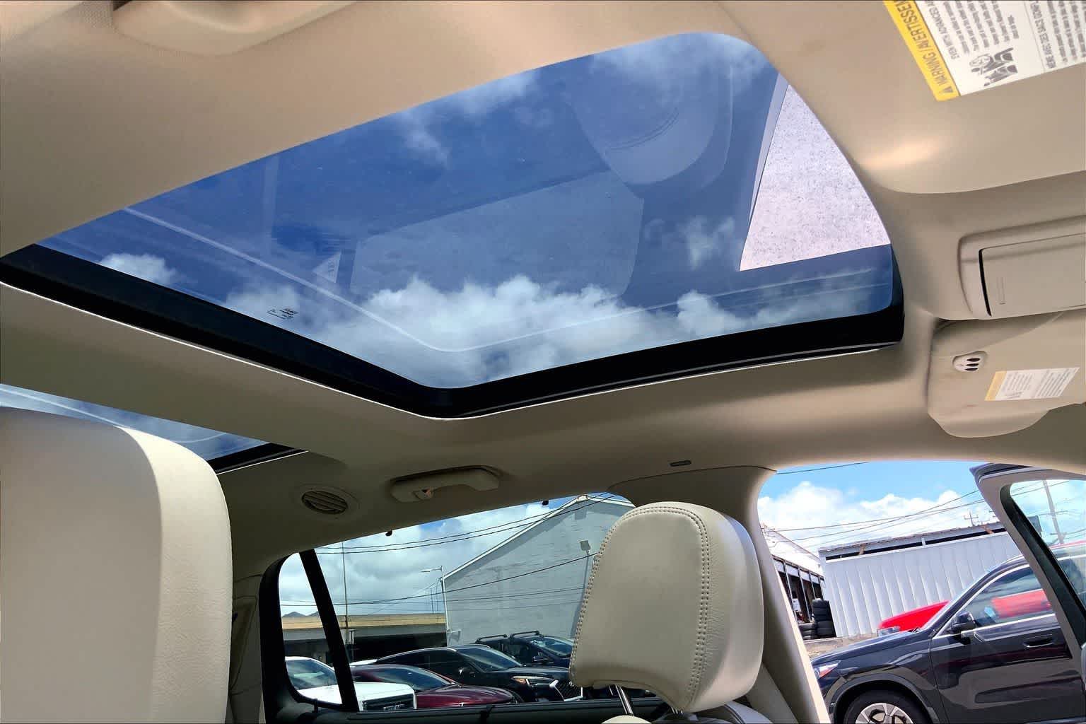 Thumbnail: 2010 Lincoln MKT - 30