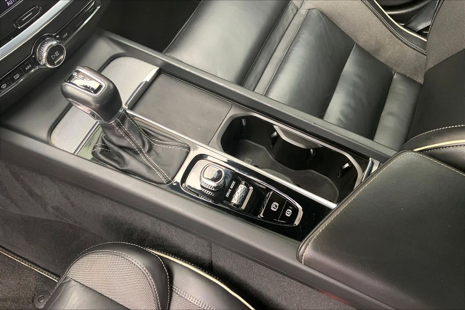 Thumbnail: 2021 Volvo S60 - 17