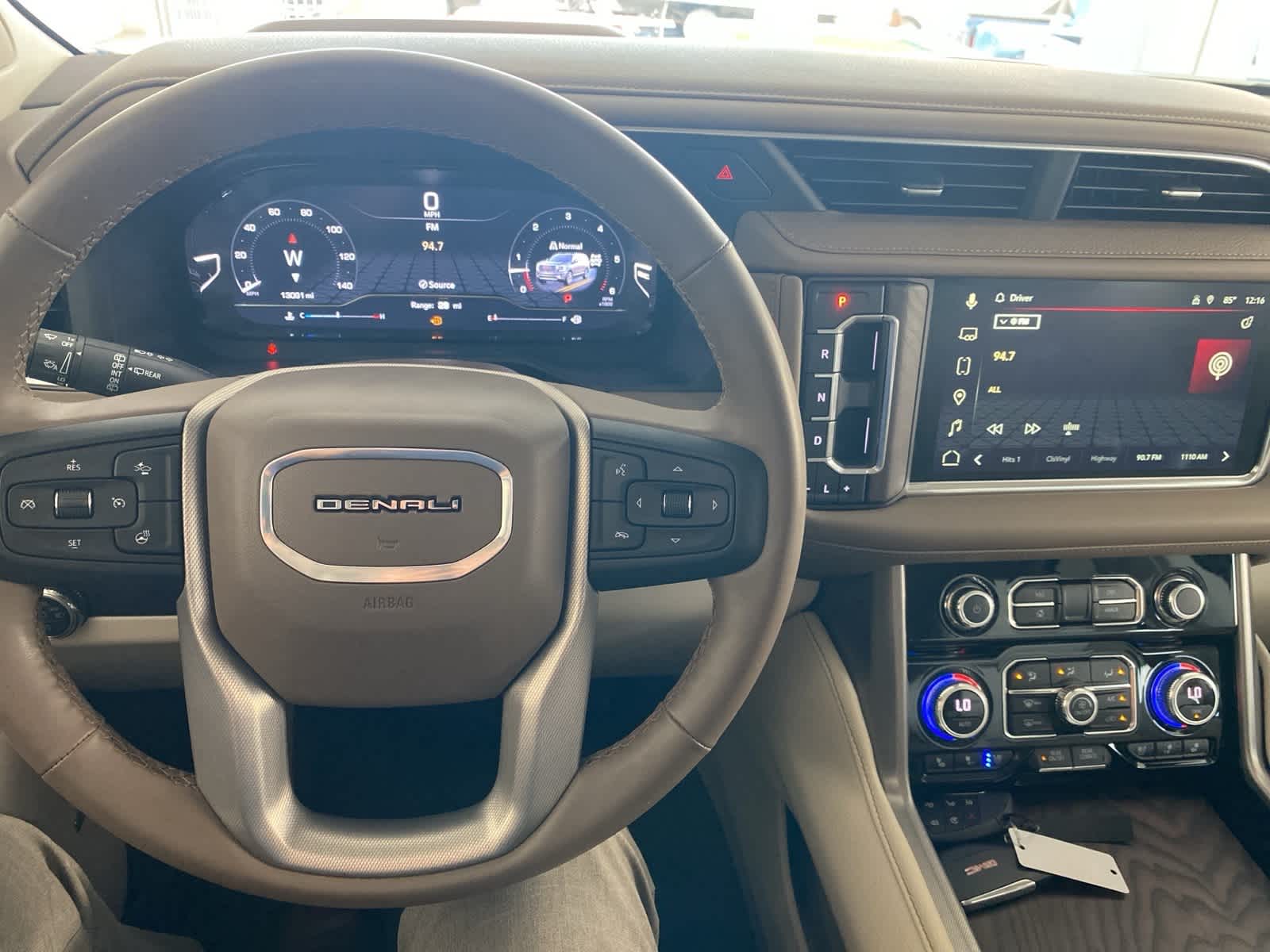 Thumbnail: 2023 GMC Yukon - 10