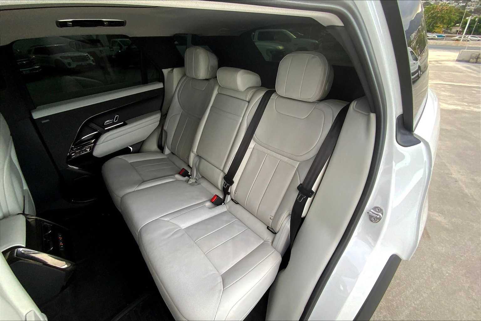 Thumbnail: 2023 Land Rover Range Rover Sport - 28