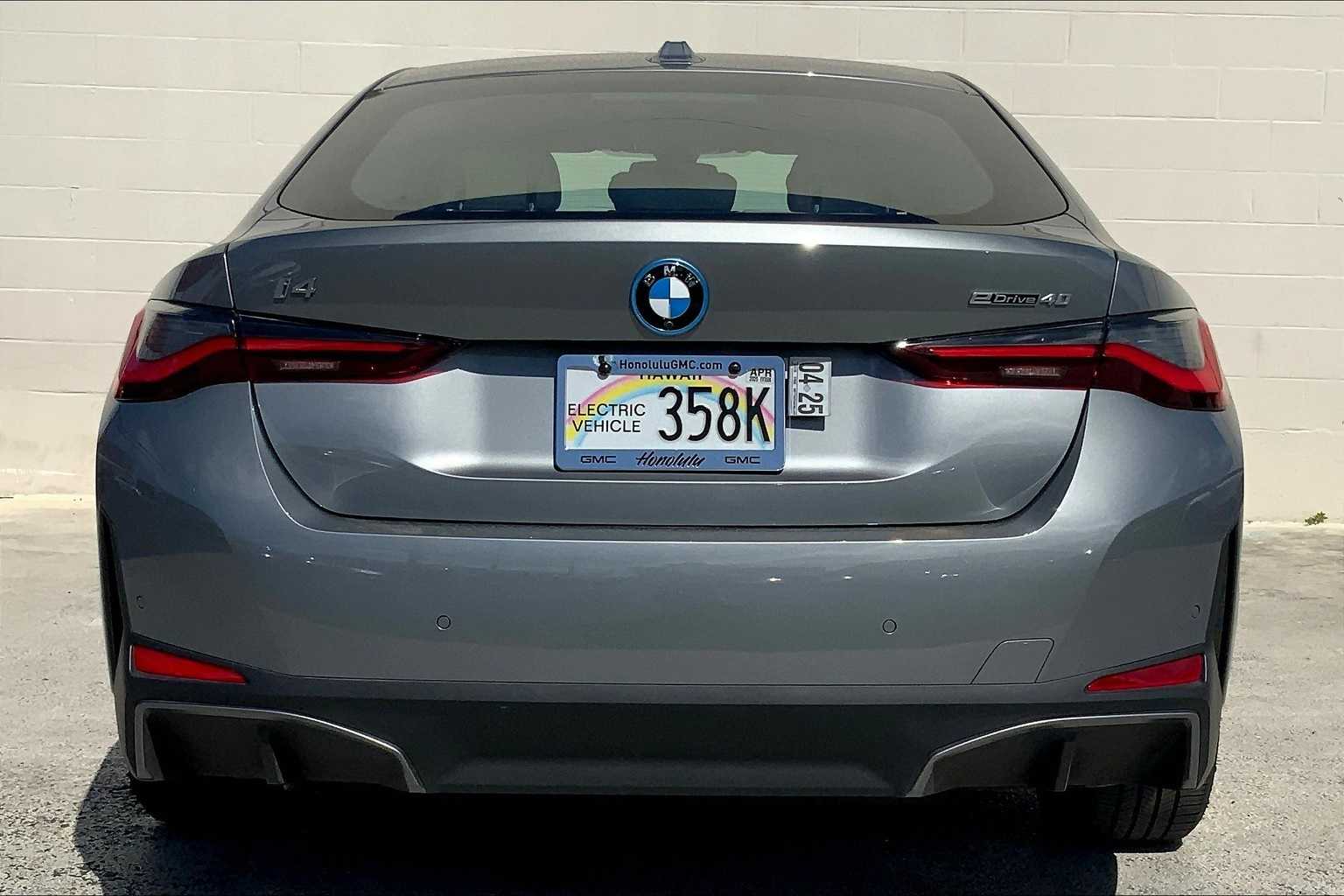 Thumbnail: 2022 BMW i4 - 6