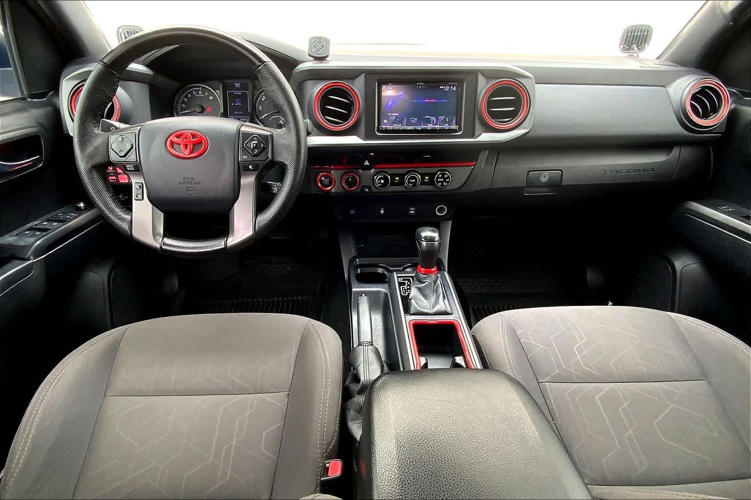 Thumbnail: 2017 Toyota Tacoma - 10