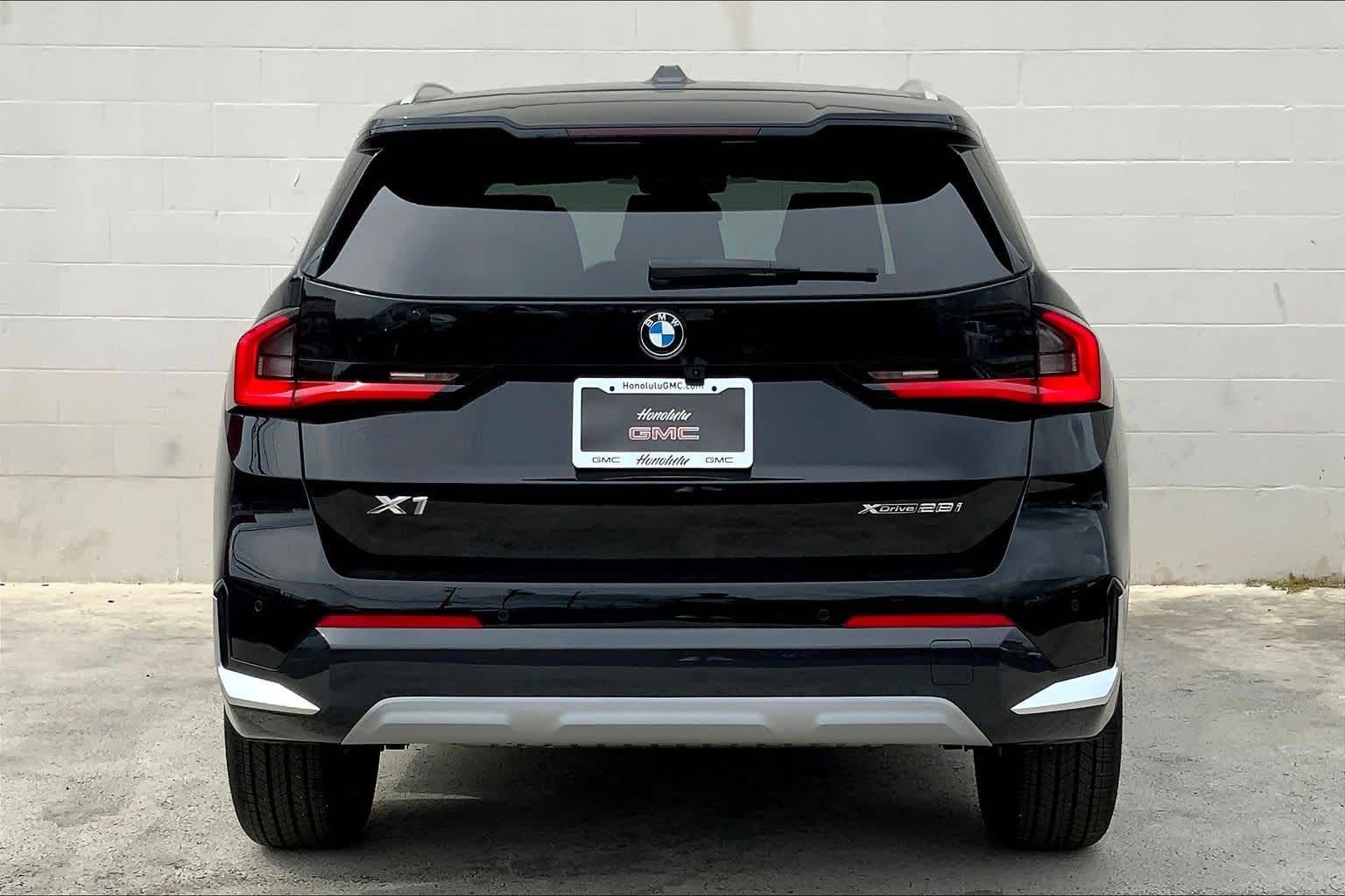 Thumbnail: 2025 BMW X1 - 6