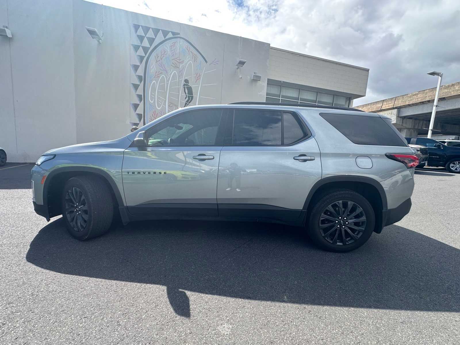 Thumbnail: 2023 Chevrolet Traverse - 2