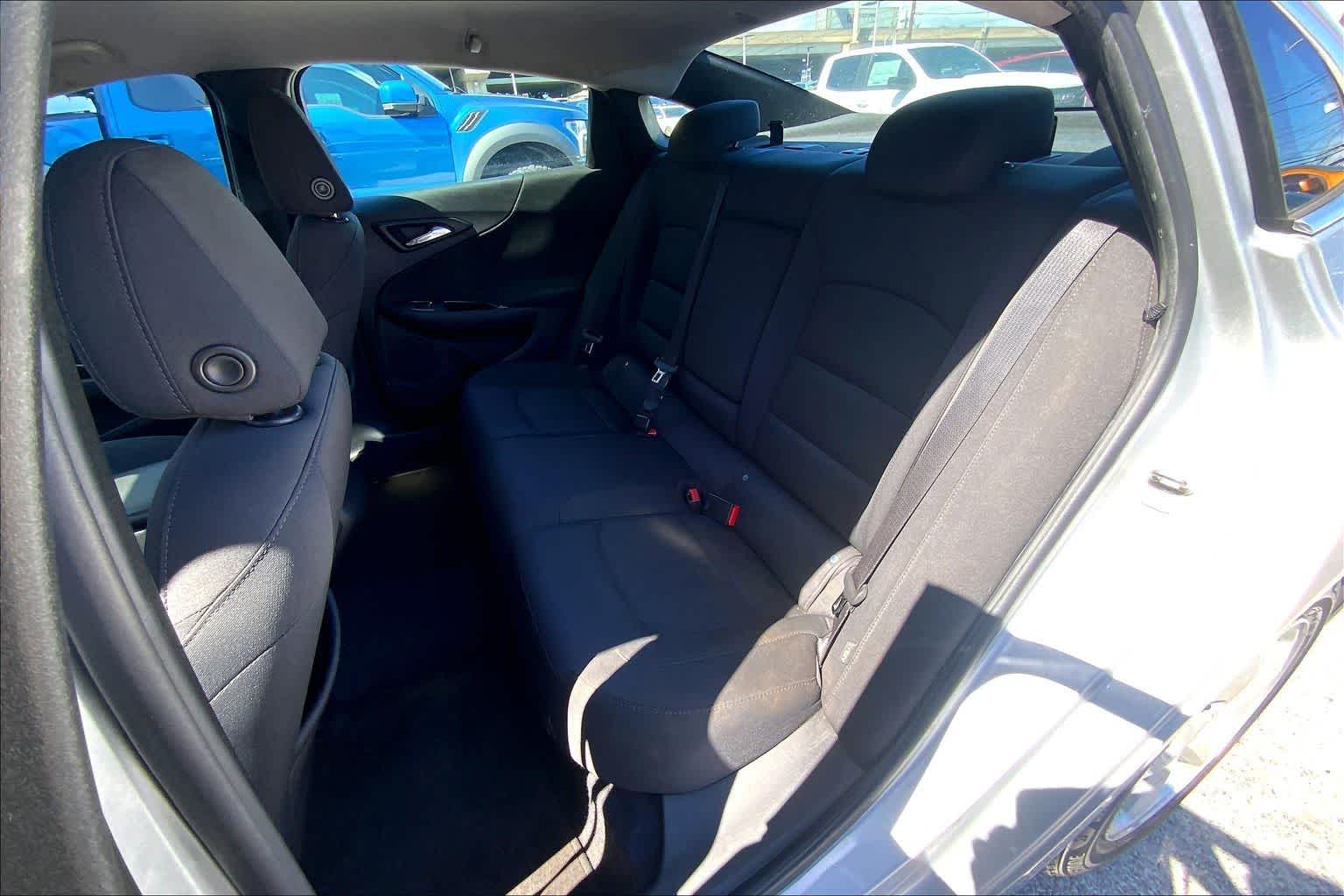 Thumbnail: 2016 Chevrolet Malibu - 29