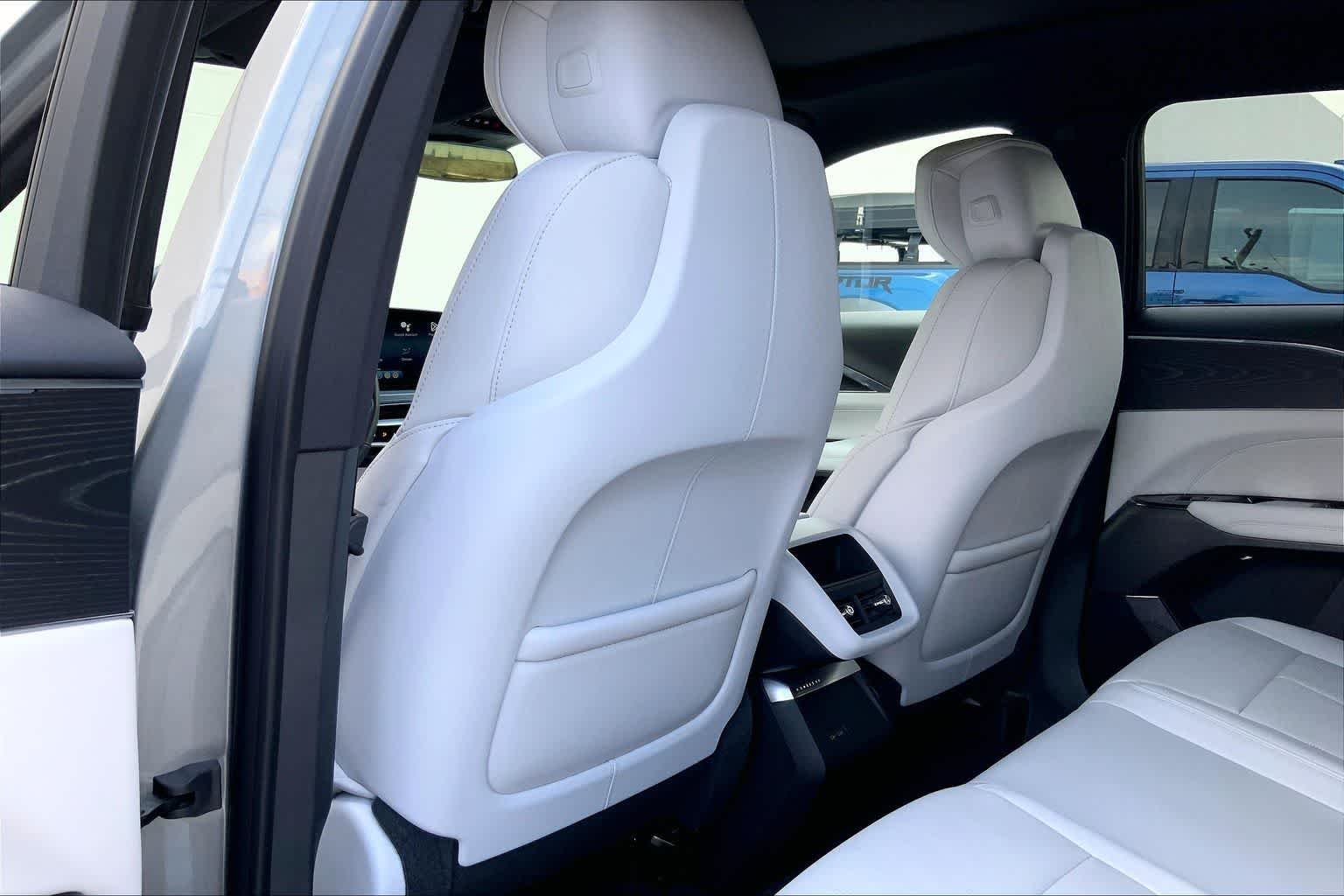 Thumbnail: 2024 Cadillac Lyriq - 13