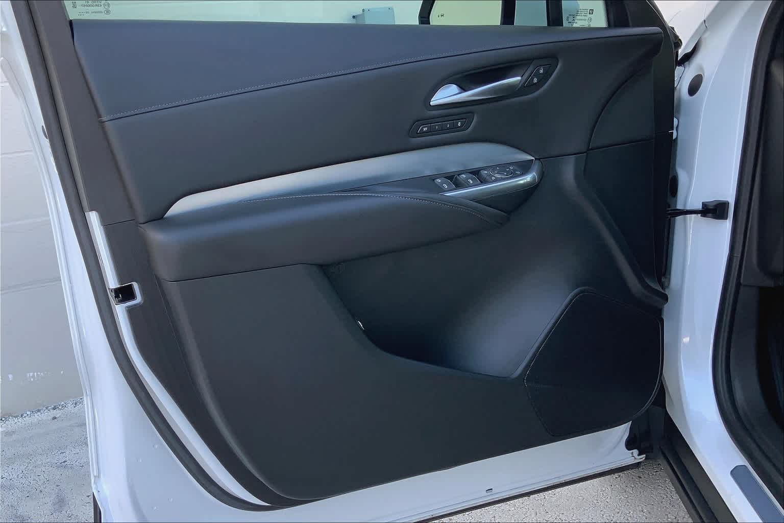 Thumbnail: 2021 Cadillac XT4 - 27