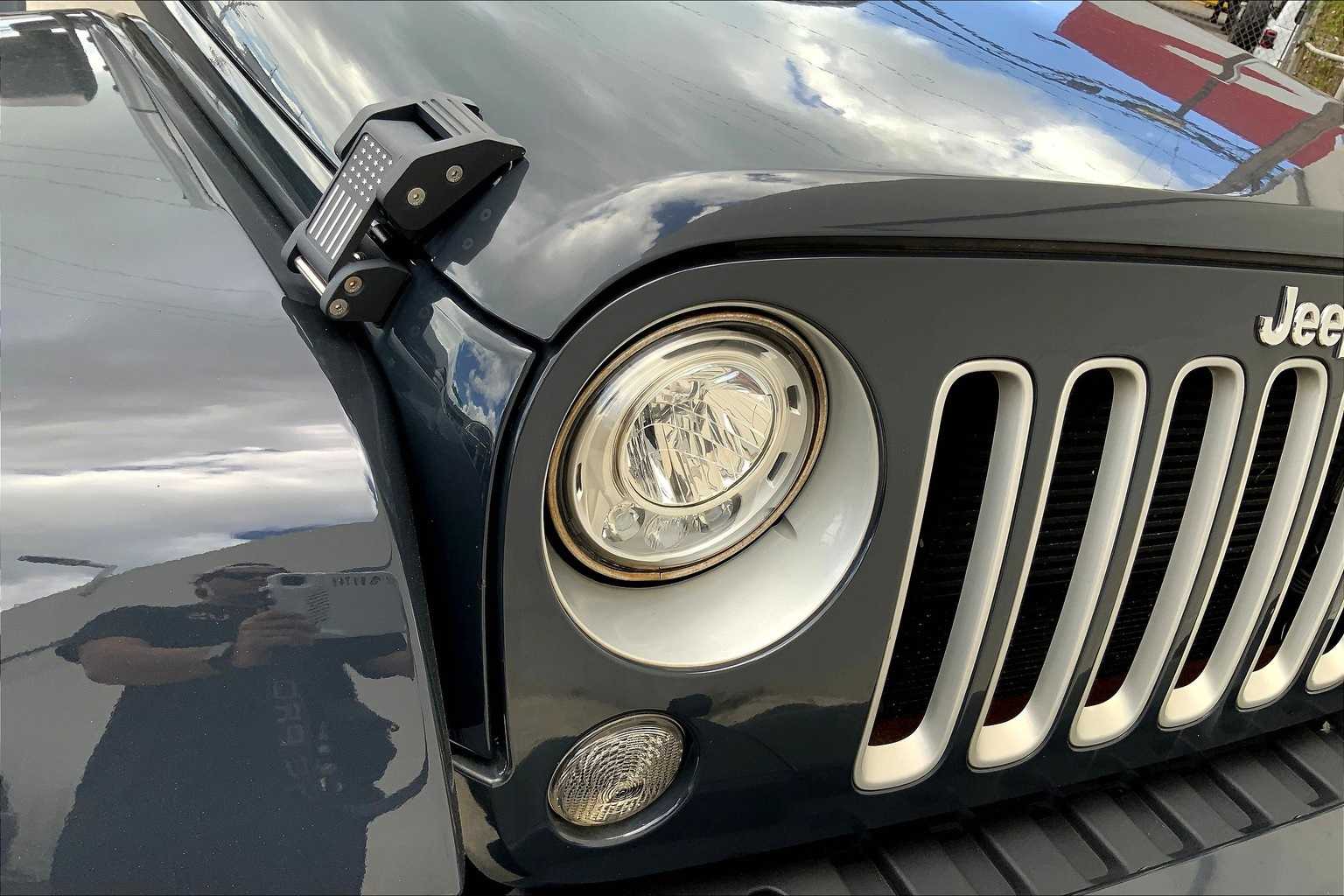 Thumbnail: 2017 Jeep Wrangler - 31